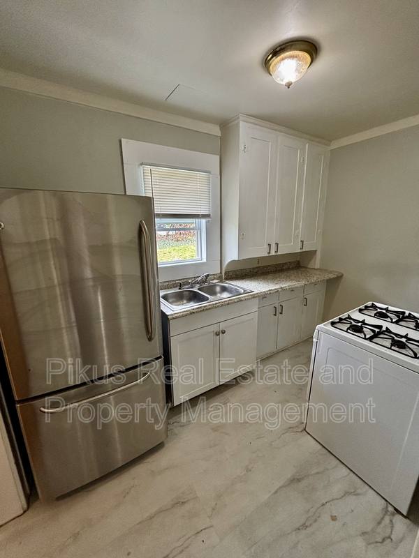 Apartment for rent at 485 Crouse St #DOWN, Akron, OH 44311