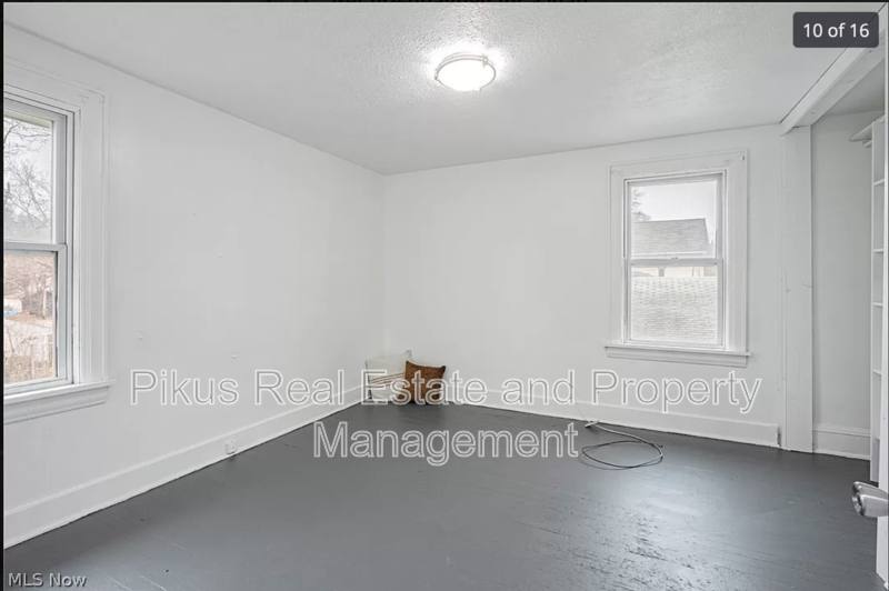 House for rent at 1033 Chandler Ave, Akron, OH 44314