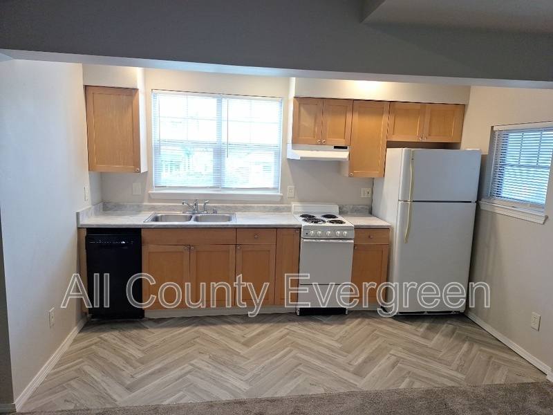 Apartment for rent at 1015 9th St #C, Bremerton, WA 98337