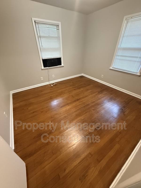 House for rent at 939 N Royal Ave, Florence, AL 35630
