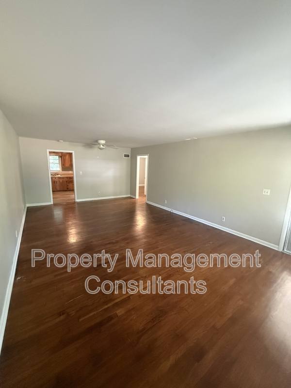 House for rent at 939 N Royal Ave, Florence, AL 35630