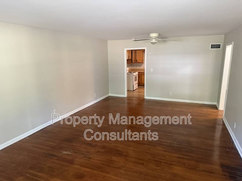 House for rent at 939 N Royal Ave, Florence, AL 35630