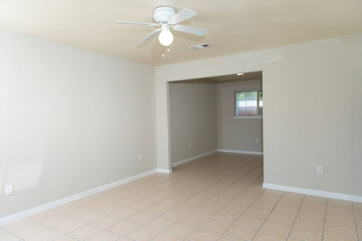 Apartment for rent at 815 Cravens St, Houston, TX 77076