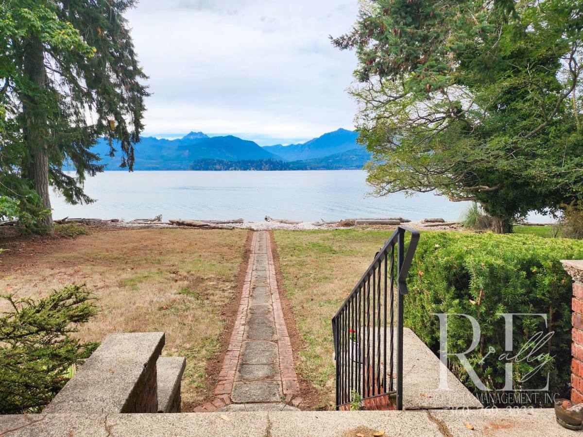 Townhouse for rent at 9051 Sunset Lane NW, Seabeck, WA 98380