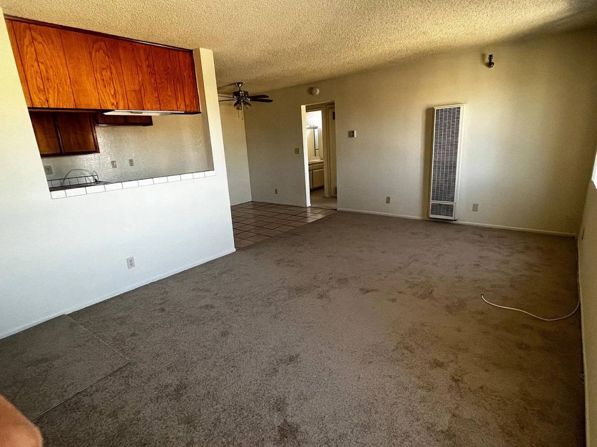 Apartment for rent at 11943 Grevillea Ave, Hawthorne, CA 90250
