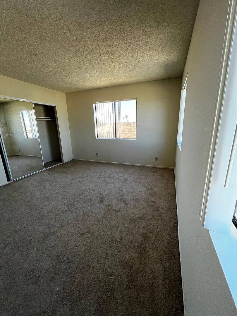 Apartment for rent at 11943 Grevillea Ave, Hawthorne, CA 90250