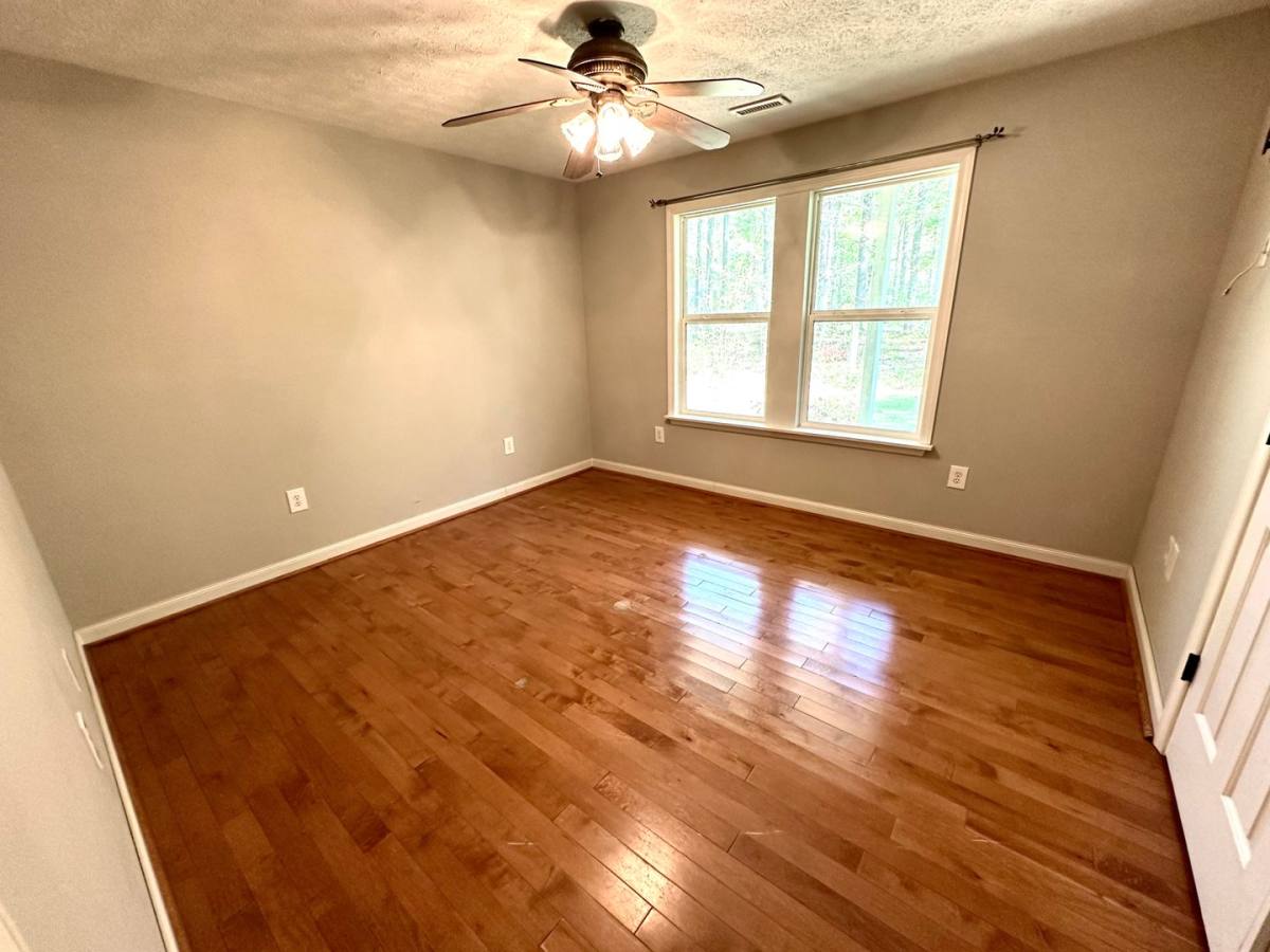 House for rent at 5518 Thompson Dr, Gloucester, VA 23061