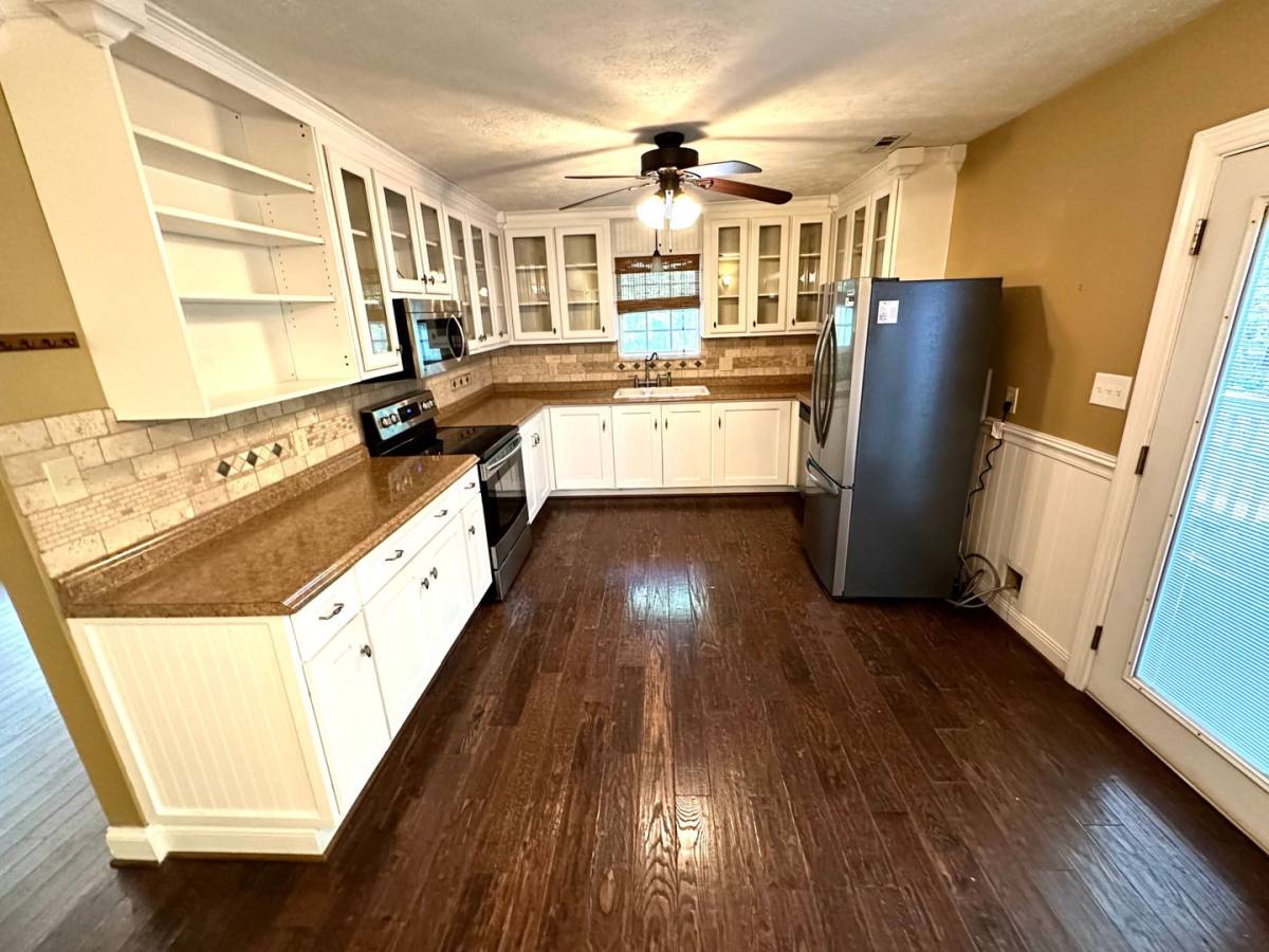 House for rent at 5518 Thompson Dr, Gloucester, VA 23061
