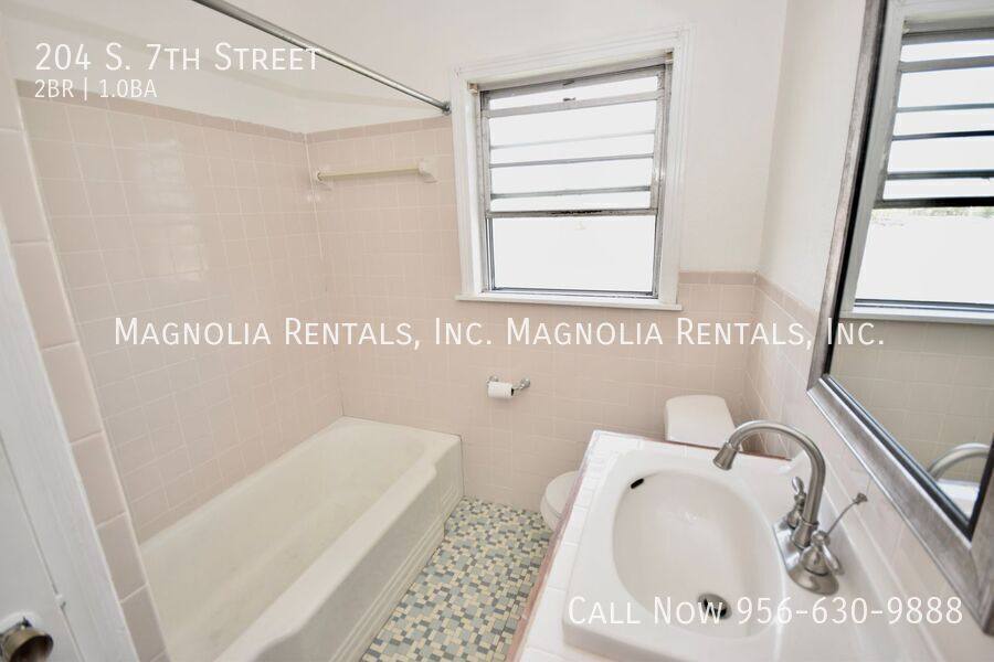 Apartment for rent at 204 S 7th St, Harlingen, TX 78550