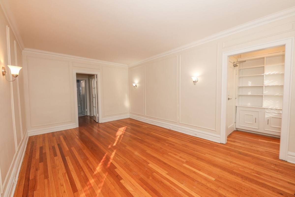 Apartment for rent at 1000-1010 Hinman Ave, Evanston, IL 60202