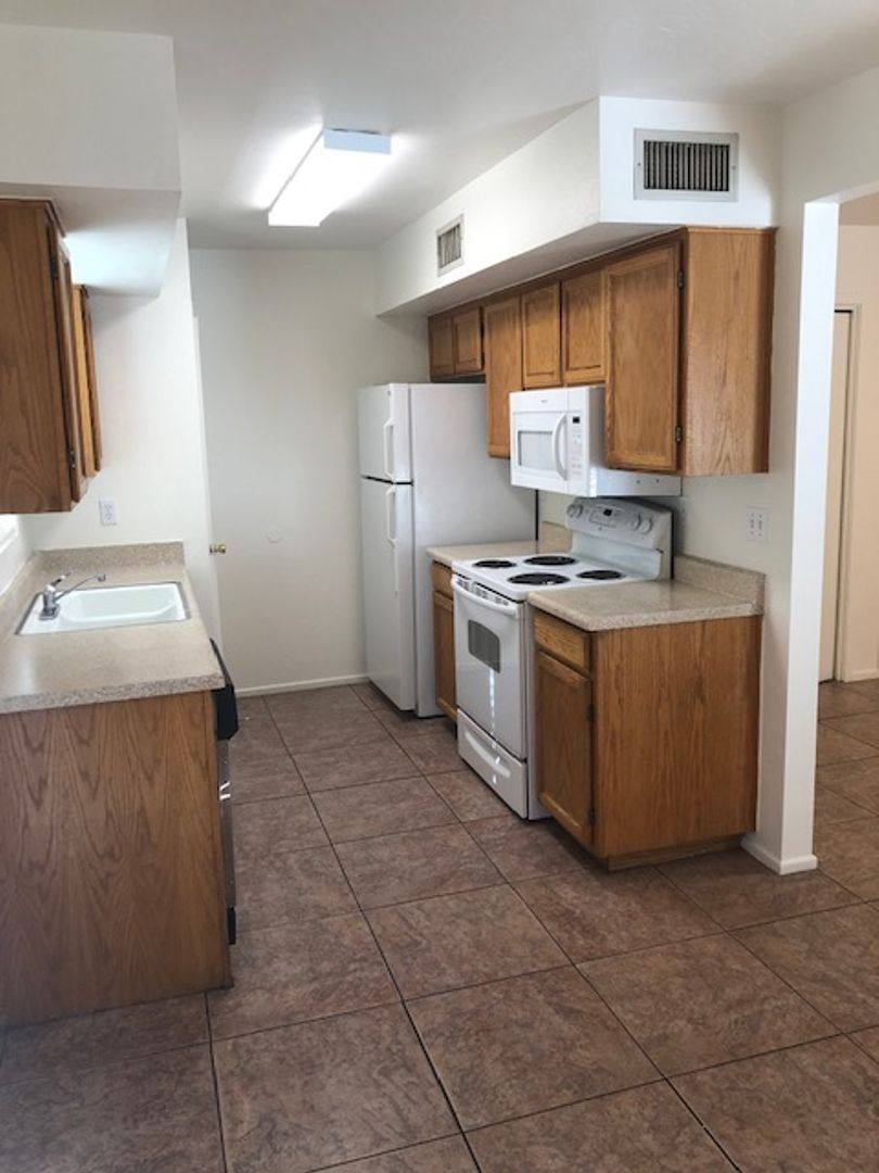 Townhouse for rent at 336-2 E Limberlost, Tucson, AZ 85705