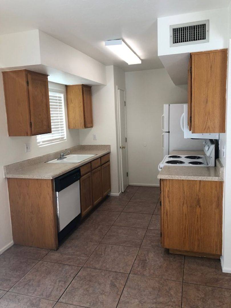Townhouse for rent at 336-2 E Limberlost, Tucson, AZ 85705