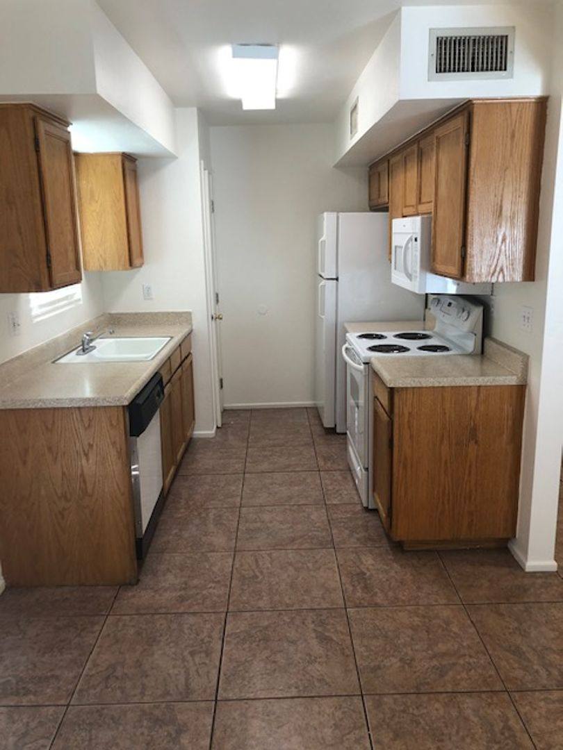 Townhouse for rent at 336-2 E Limberlost, Tucson, AZ 85705