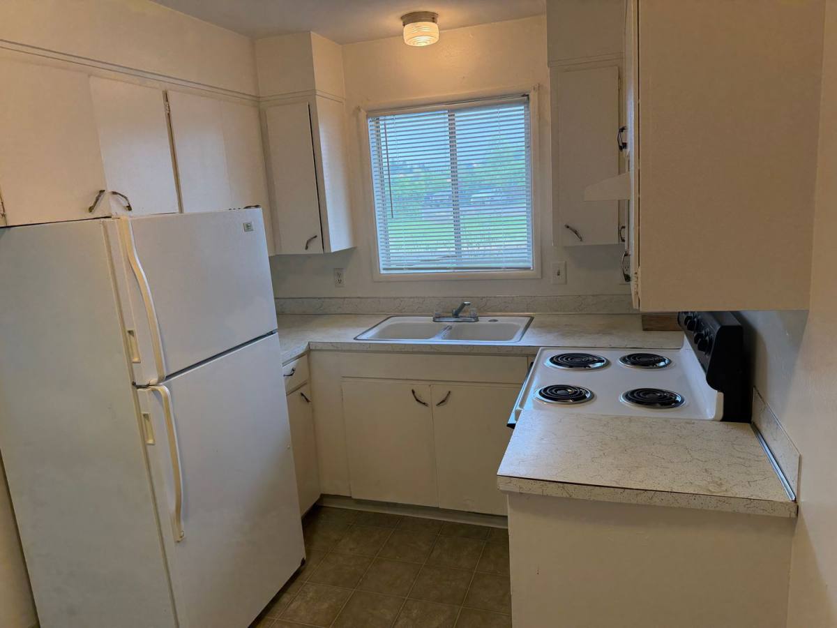 Apartment for rent at 310 42nd St, Springfield, OR 97478