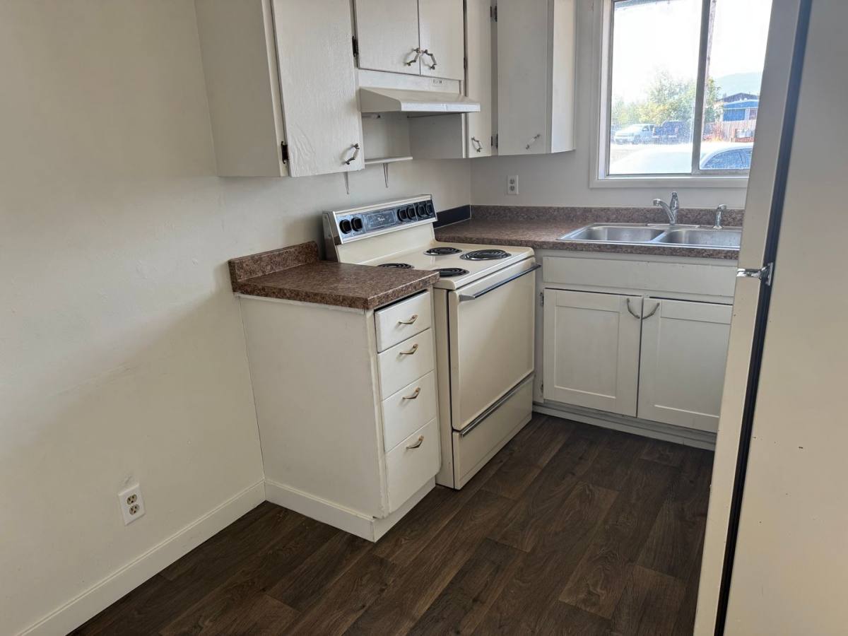 Apartment for rent at 310 42nd St, Springfield, OR 97478