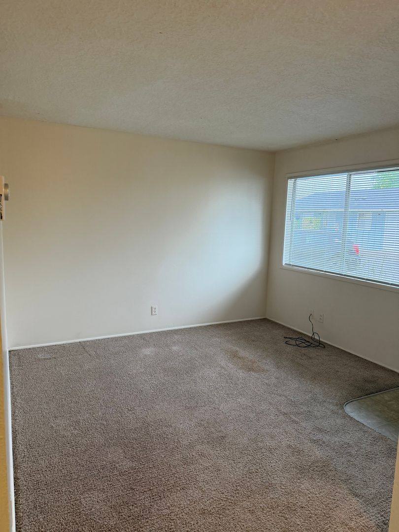 Apartment for rent at 310 42nd St, Springfield, OR 97478