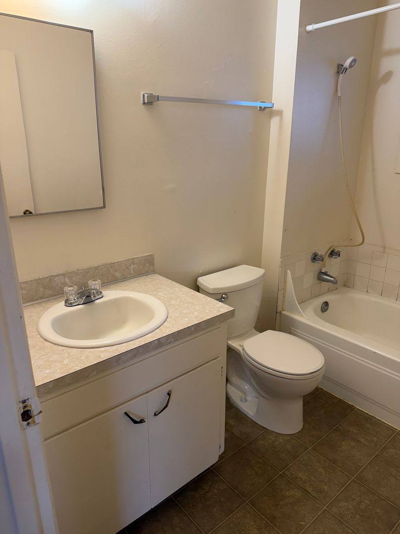 Apartment for rent at 310 42nd St, Springfield, OR 97478