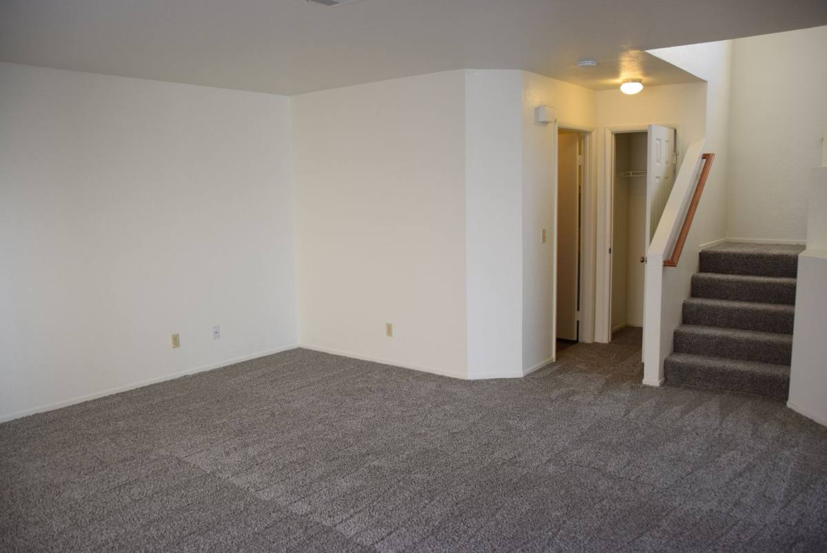 House for rent at 1360 Pacific Terrace Dr, Las Vegas, NV 89128