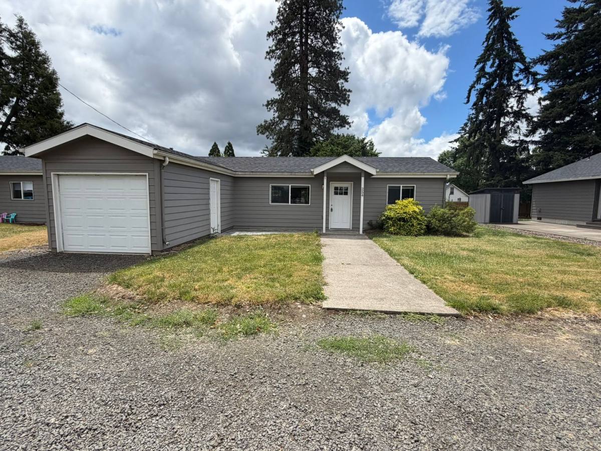 House for rent at 254 Taylor St, Lebanon, OR 97355