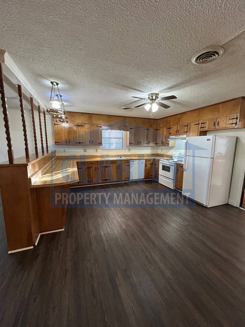 House for rent at 4175 Pryor Rd NE, Cleveland, TN 37312