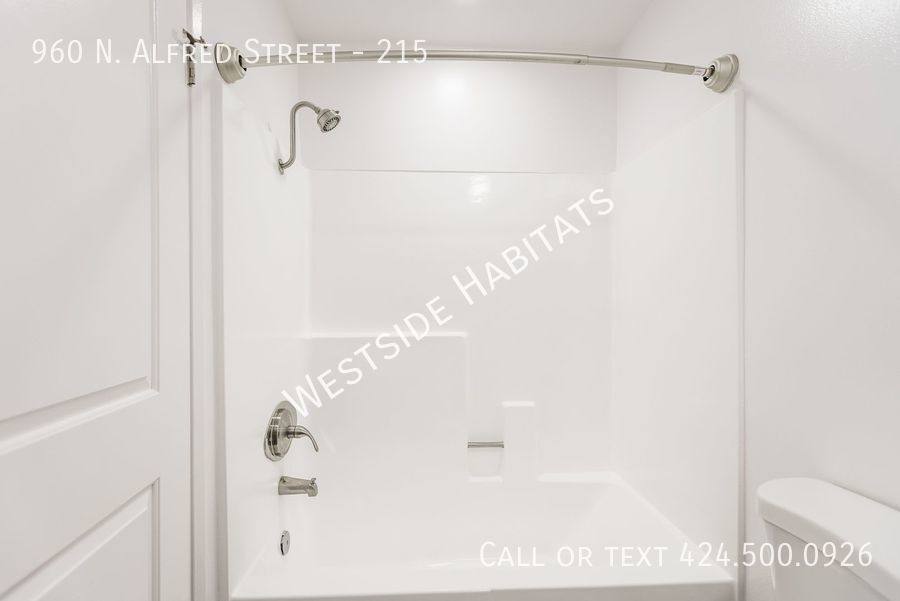 Apartment for rent at 960 N Alfred St #103, West Hollywood, CA 90069