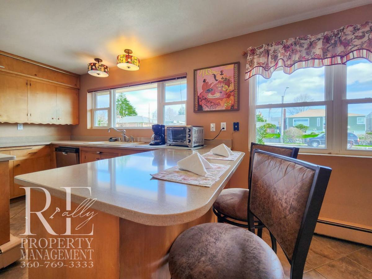 Townhouse for rent at 2113 Brashem Ave, Bremerton, WA 98310