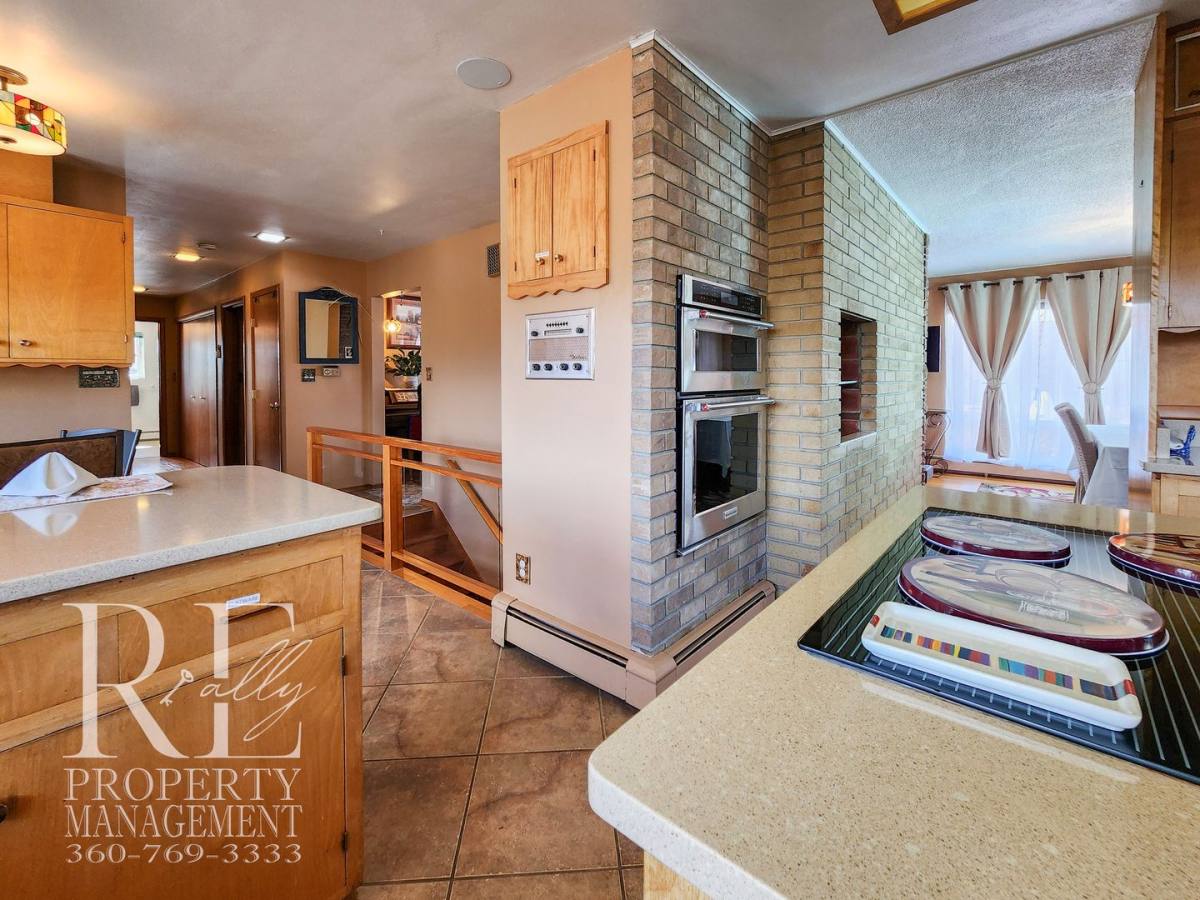 Townhouse for rent at 2113 Brashem Ave, Bremerton, WA 98310