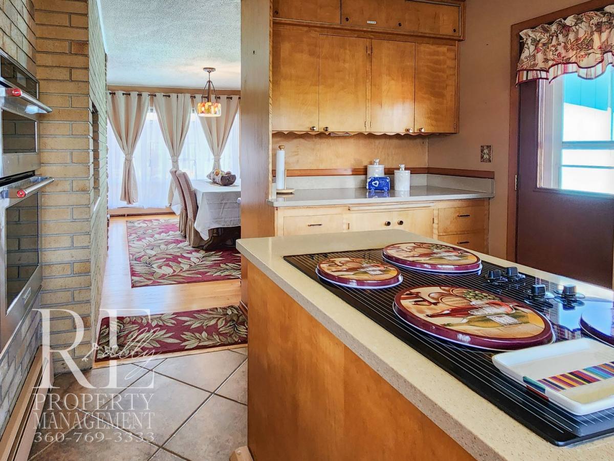 Townhouse for rent at 2113 Brashem Ave, Bremerton, WA 98310