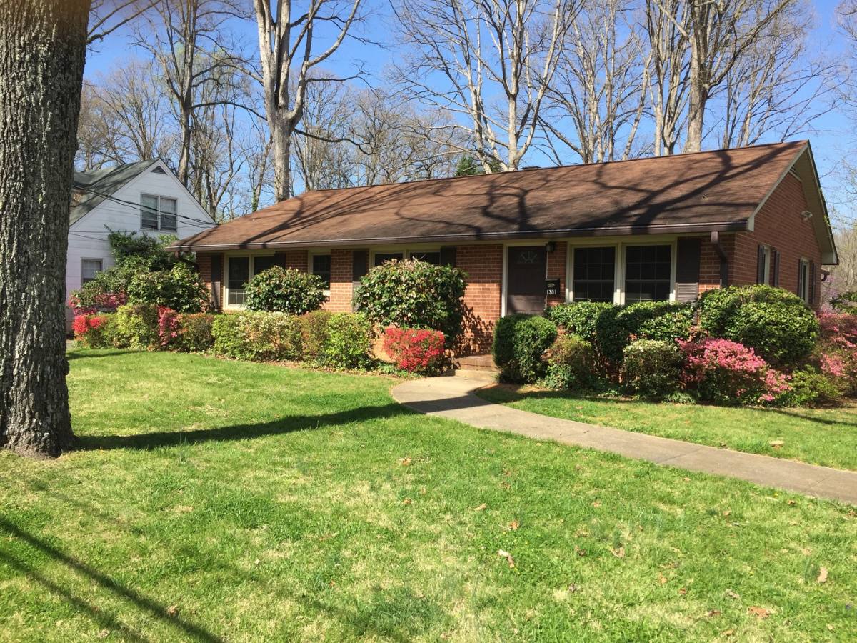 House for rent at 1301 Brookwood Dr, Winston Salem, NC 27106