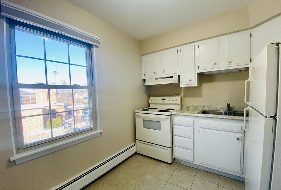 Apartment for rent at 4 Walker Ave #211 U, Clarendon Hills, IL 60514