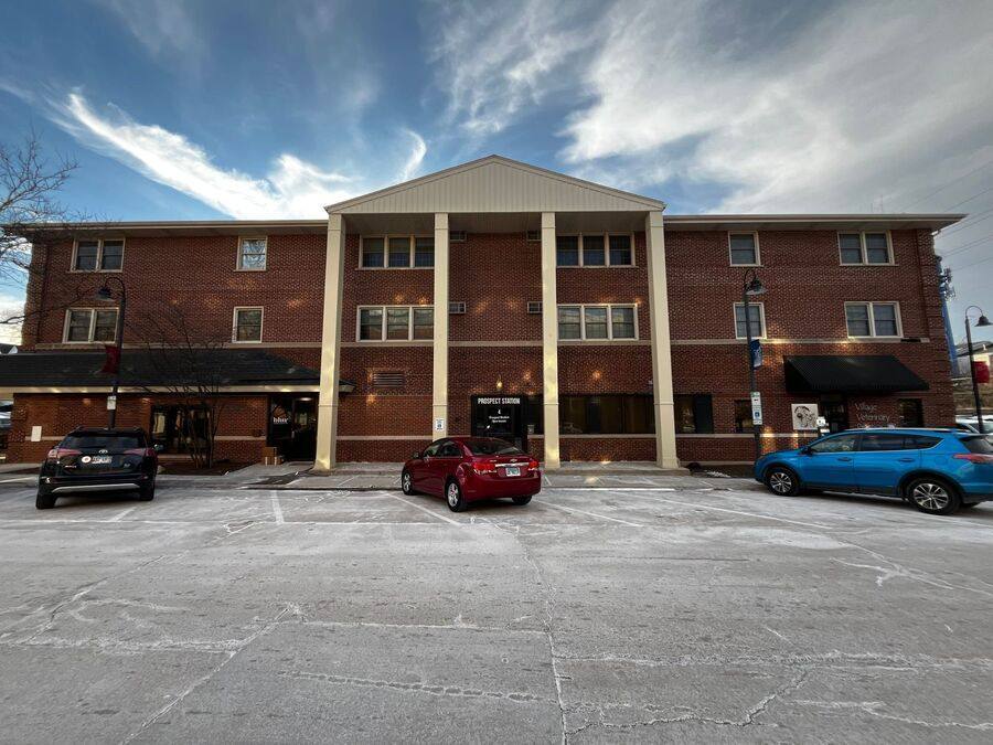 Apartment for rent at 4 Walker Ave #211 U, Clarendon Hills, IL 60514