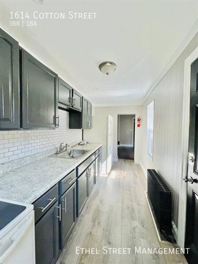 Townhouse for rent at 1614 Cotton St, Reading, PA 19606