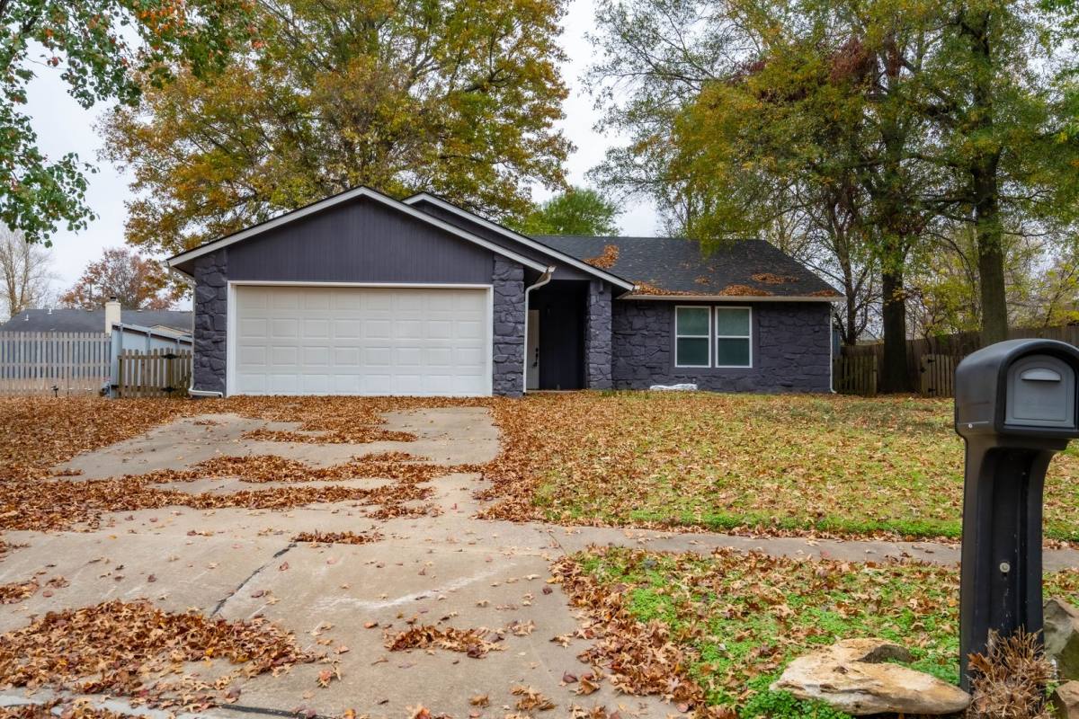 House for rent at 2213 E Seattle St, Broken Arrow, OK 74012