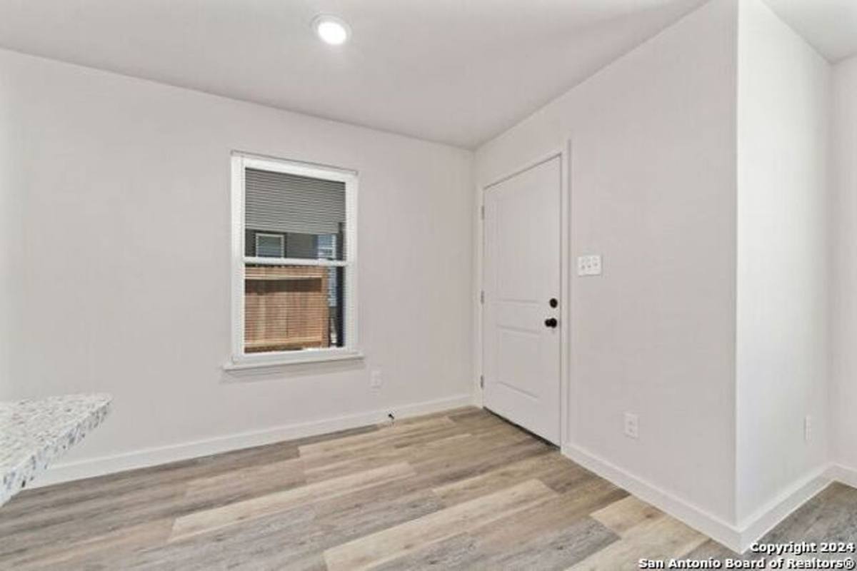 House for rent at 227 S Grimes St, San Antonio, TX 78203