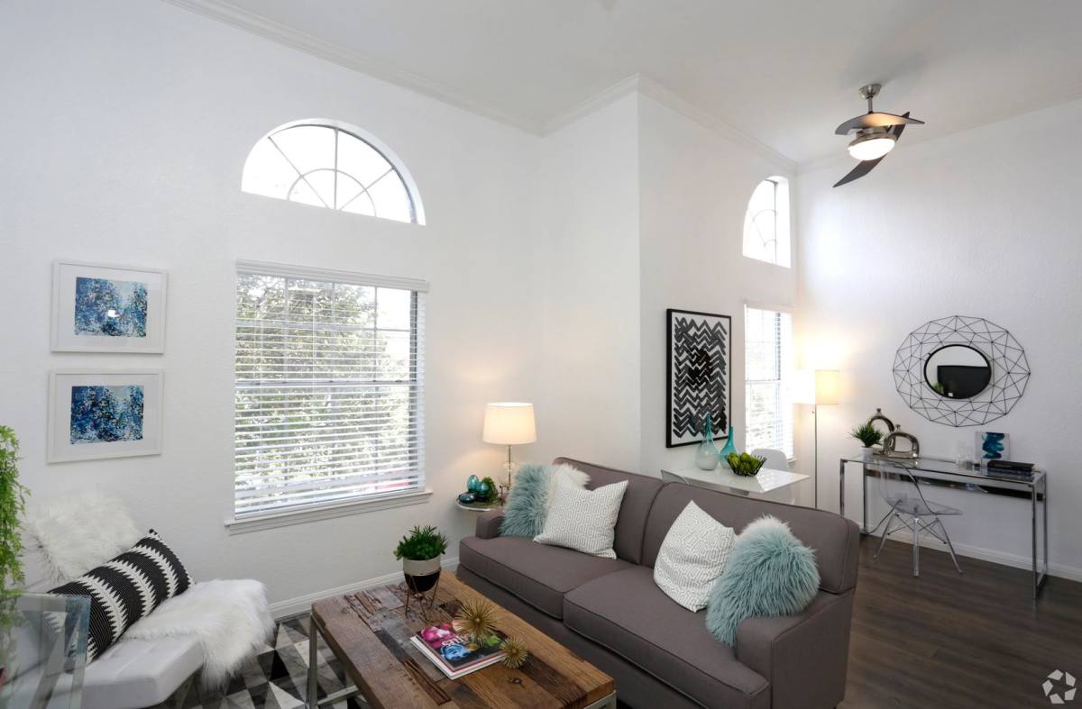 Apartment for rent at 402 E 30th St, Austin, TX 78705