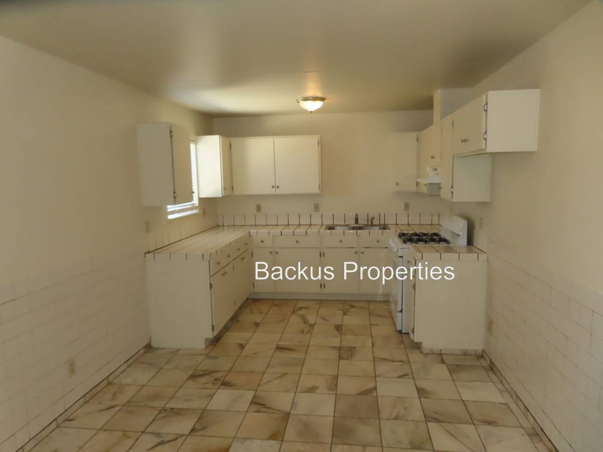 Townhouse for rent at 1825 Palm, Soledad, CA 93960