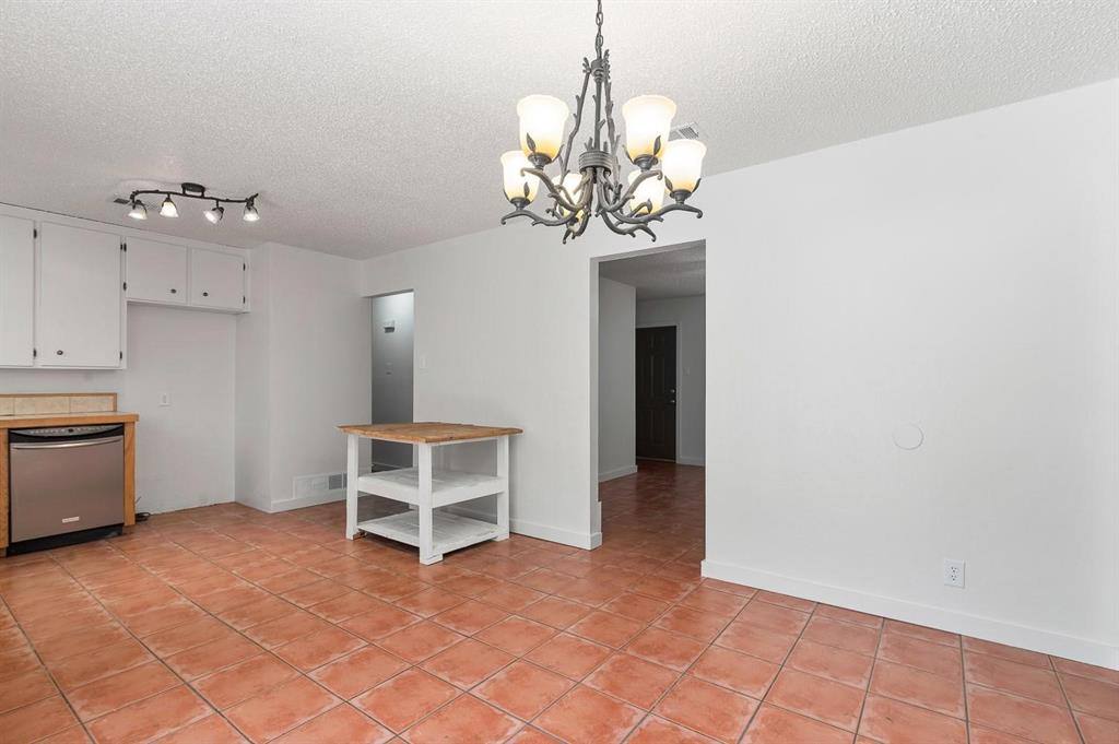 Apartment for rent at 1424 Phillips St, Cleburne, TX 76033