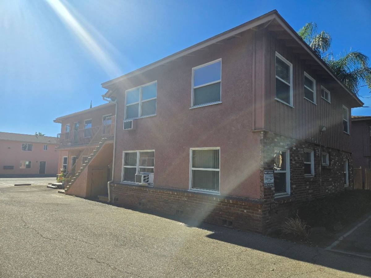 Apartment for rent at 15908 Sherman Way, Van Nuys, CA 91406