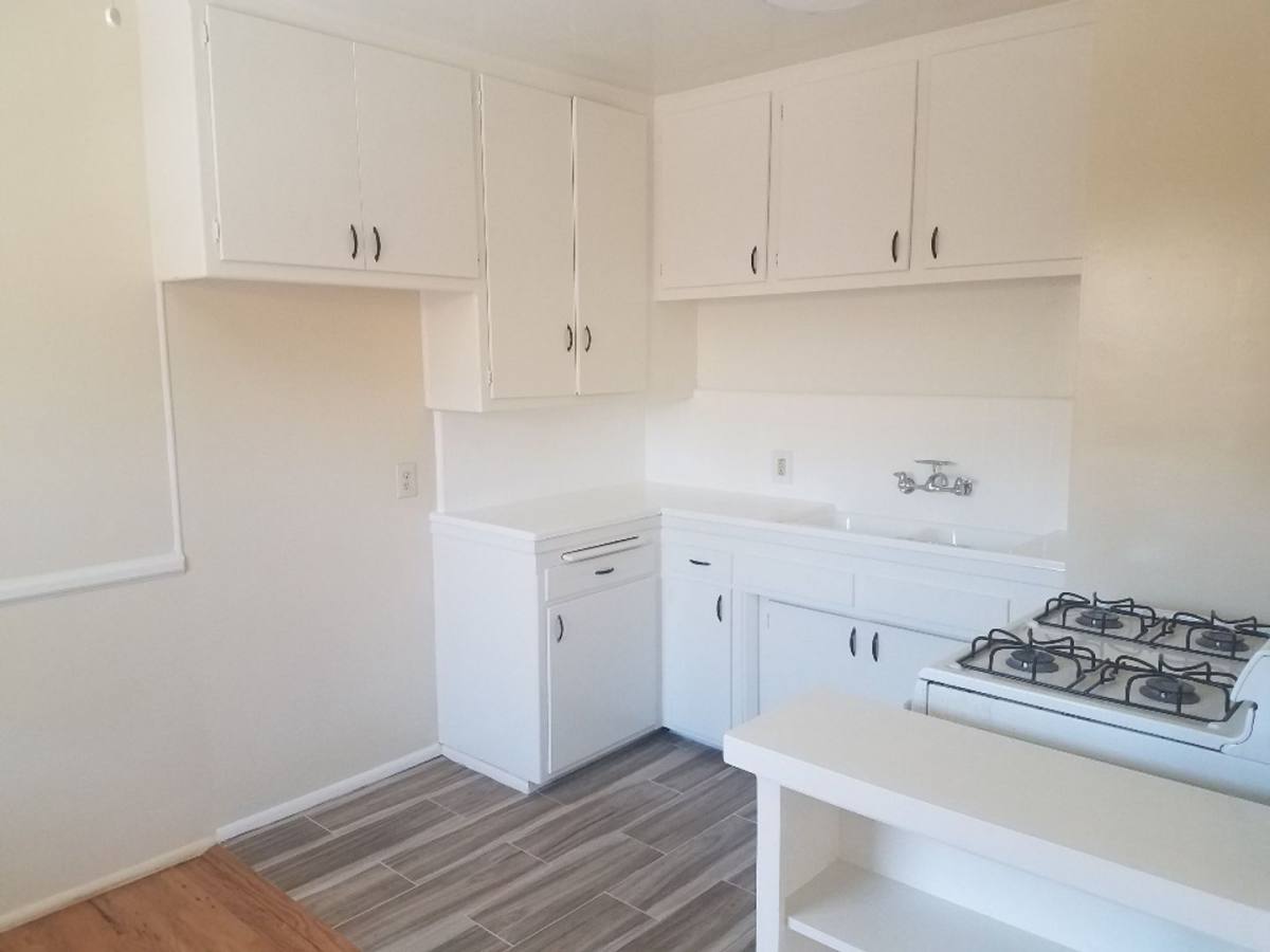 Apartment for rent at 15908 Sherman Way, Van Nuys, CA 91406
