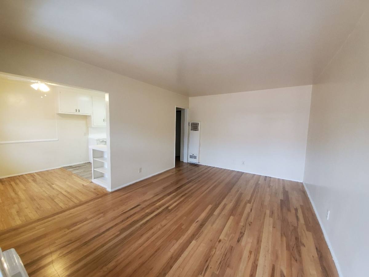 Apartment for rent at 15908 Sherman Way, Van Nuys, CA 91406