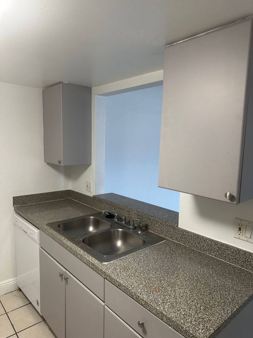 Apartment for rent at 12622 Kenwood Lane, Fort Myers, FL 33907