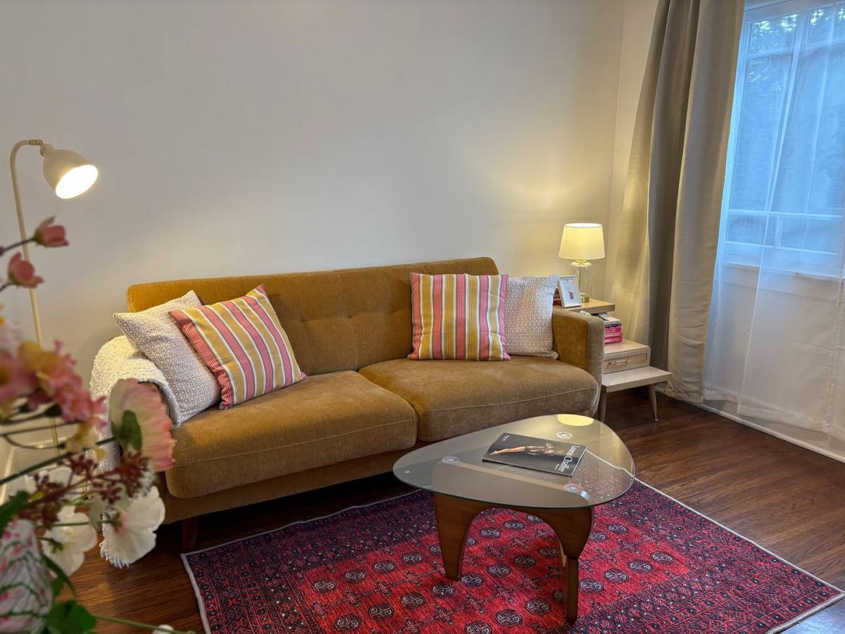 Apartment for rent at 4167 Oakwood Ave, Los Angeles, CA 90004