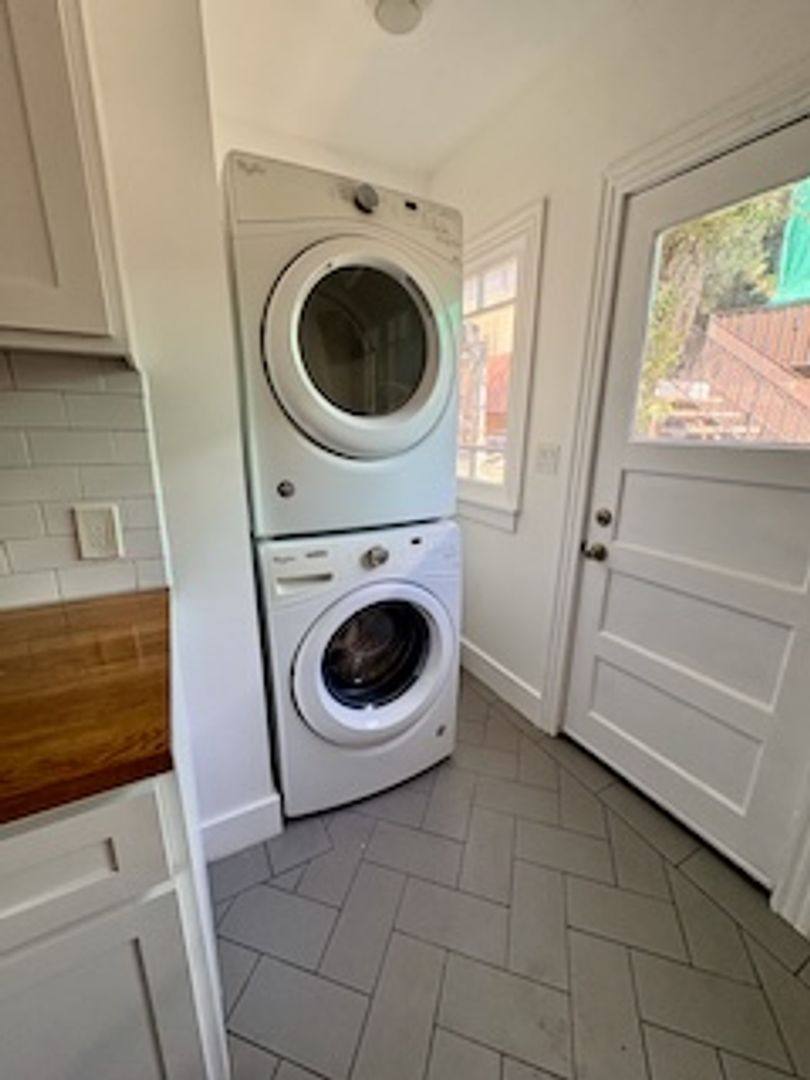 Apartment for rent at 4167 Oakwood Ave, Los Angeles, CA 90004