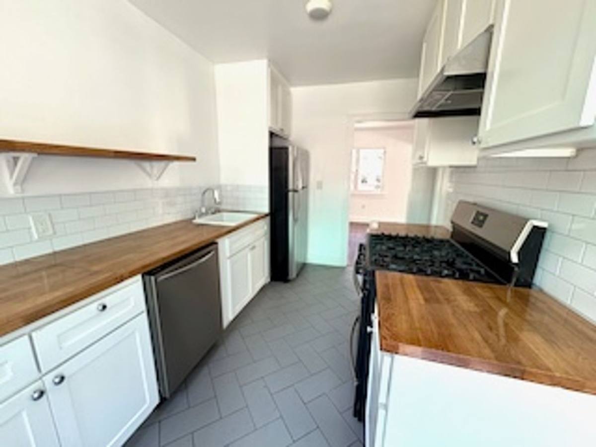 Apartment for rent at 4167 Oakwood Ave, Los Angeles, CA 90004