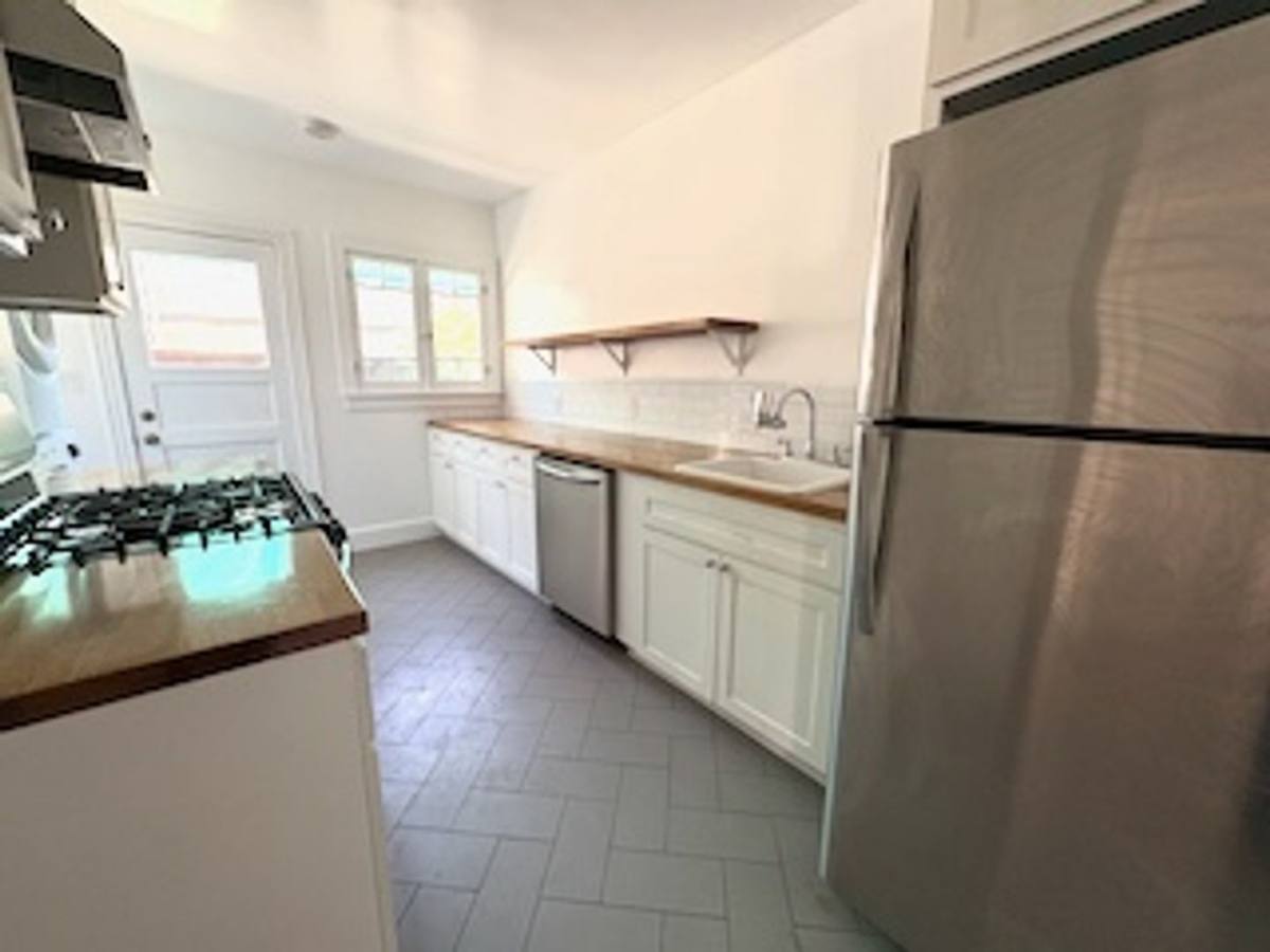 Apartment for rent at 4167 Oakwood Ave, Los Angeles, CA 90004