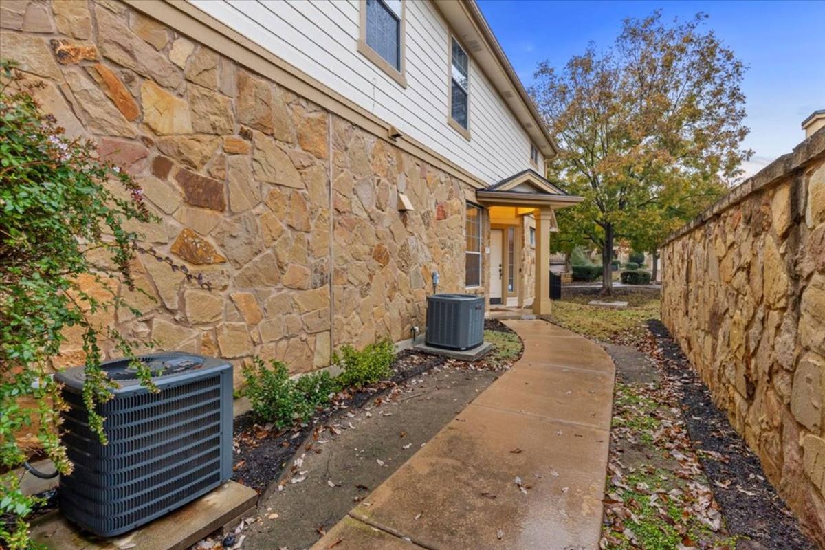 Condo for rent at 16100 S Great Oaks Dr, Round Rock, TX 78681
