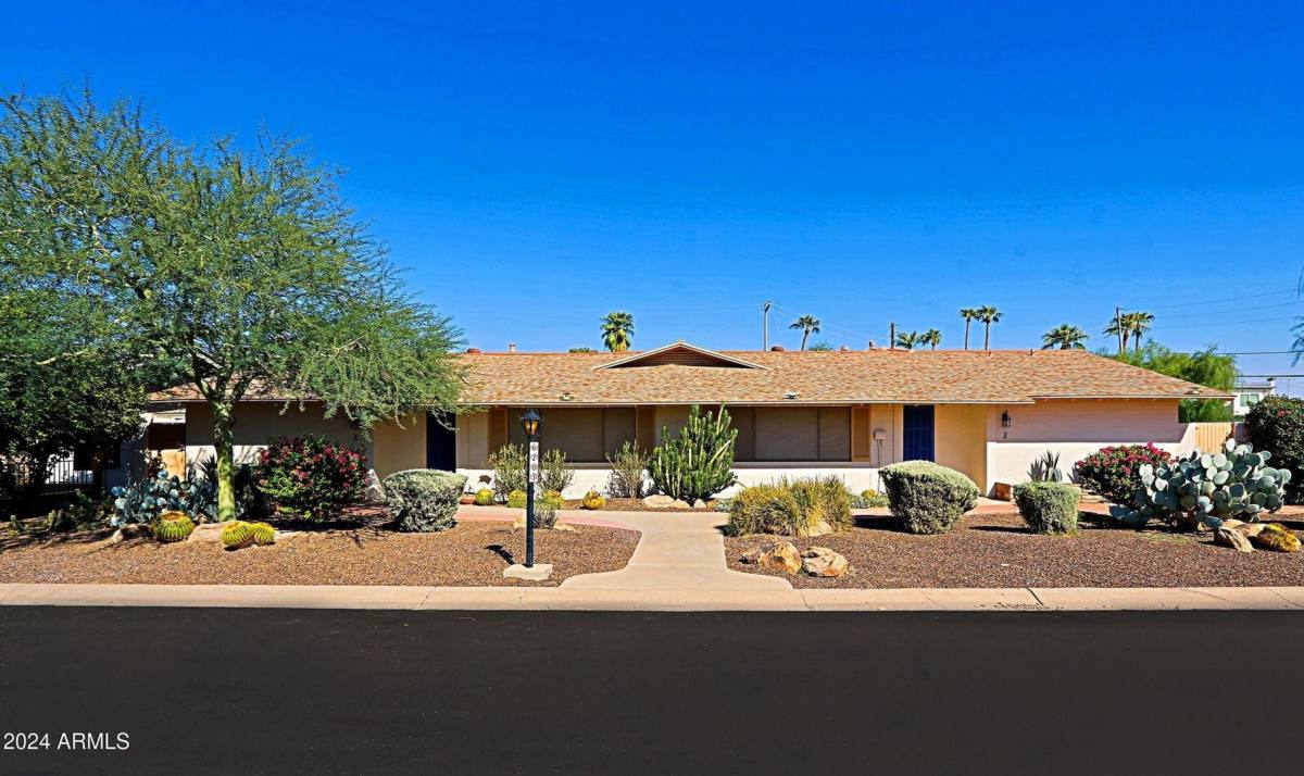 Apartment for rent at 6203 N 12th Place, Phoenix, AZ 85014