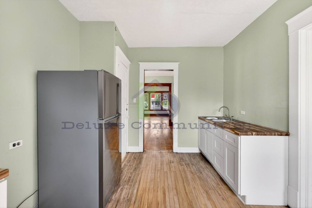 House for rent at 434 Worden Ave SE, Grand Rapids, MI 49507