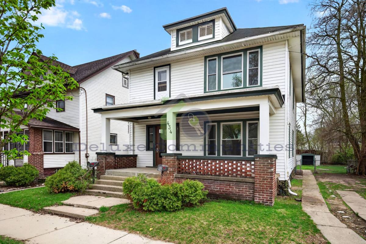House for rent at 434 Worden Ave SE, Grand Rapids, MI 49507