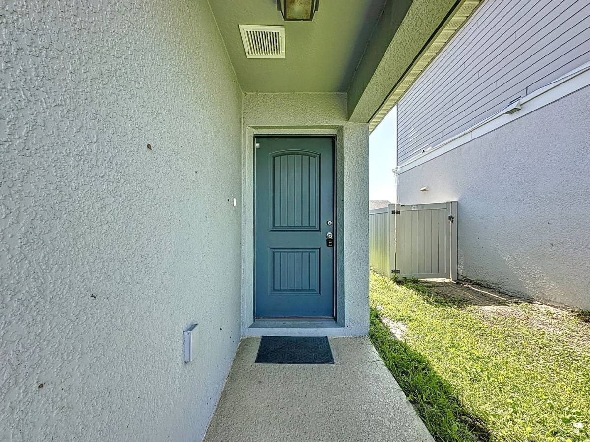 House for rent at 707 Scrub Oak Hammock Rd, Davenport, FL 33837